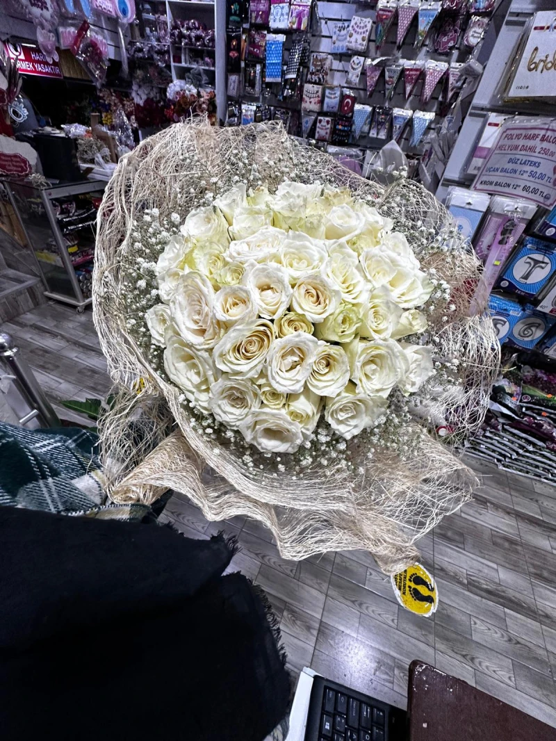 41 GÜLLÜ İSTEME ÇİÇEĞİ BEYAZ