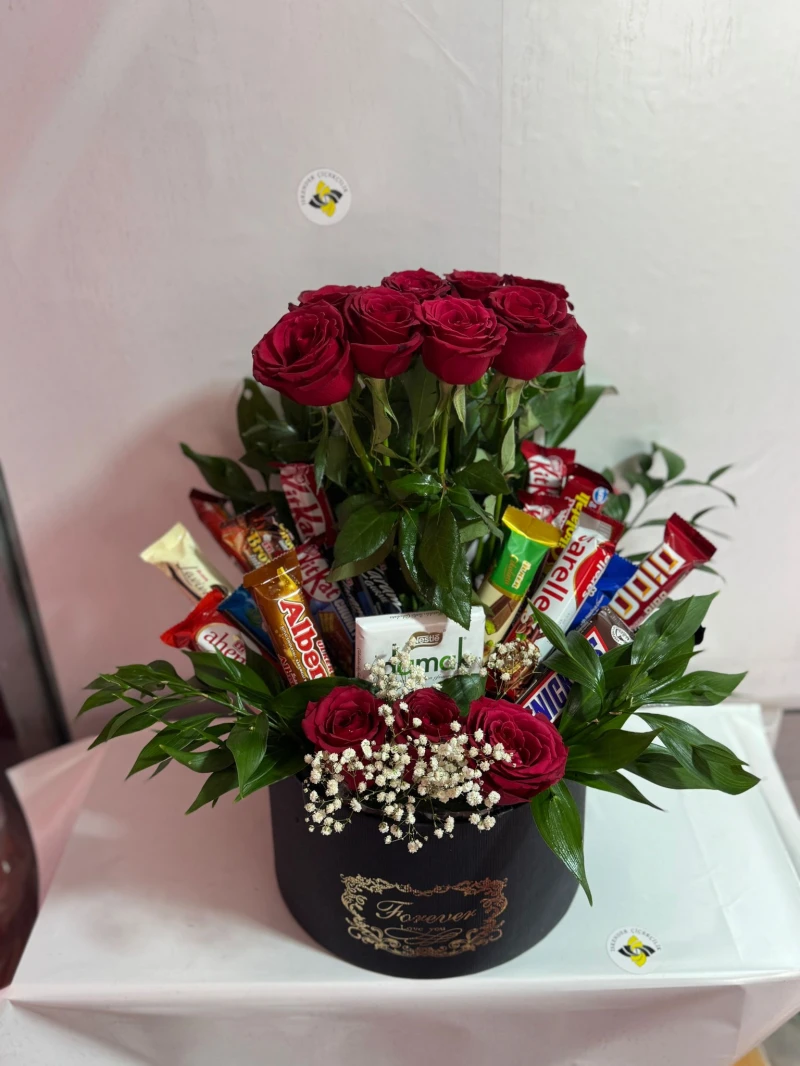 KUTUDA GÜLLÜ ÇİKOLATA